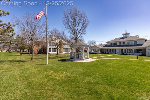 apt-b7-8187 Grays Dr, Grosse Ile, MI, 48138-2206 | Card Image