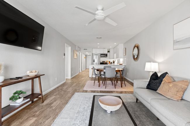 104 Cove E, Condo with 3 bedrooms, 2 bathrooms and null parking in Horseshoe Bay TX | Image 14