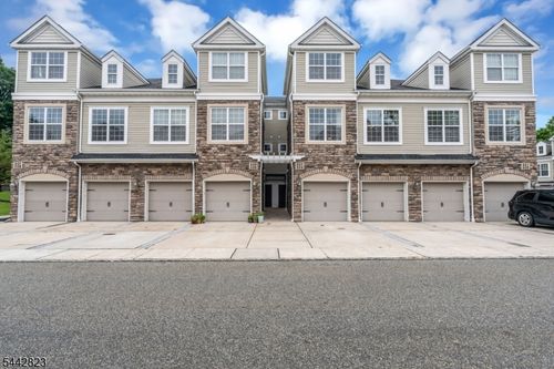 504 Lopez Ln, Morris Plains, NJ, 07950-2955 | Card Image