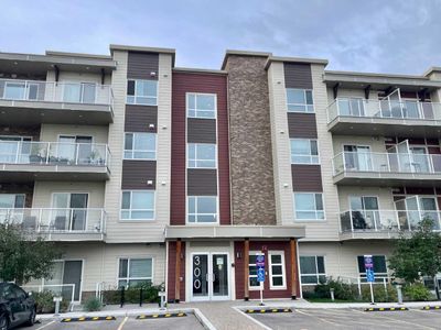 206 - 300 Pl Harvest Hills Ne, Condo with 1 bedrooms, 1 bathrooms and 1 parking in Calgary AB | Image 2