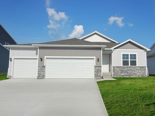 3210 Sw 12th St, Des Moines, IA, 50315-7510 | Card Image