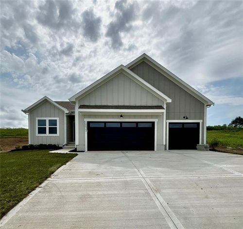 500 Sw Amara Dr, Blue Springs, MO, 64064-2604 | Card Image