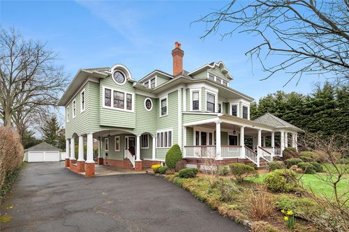 332 Carpenter Ave, Sea Cliff, NY, 11579-1715 | Card Image