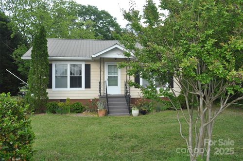 412 N Oak Ave, Landrum, SC, 29356-1224 | Card Image