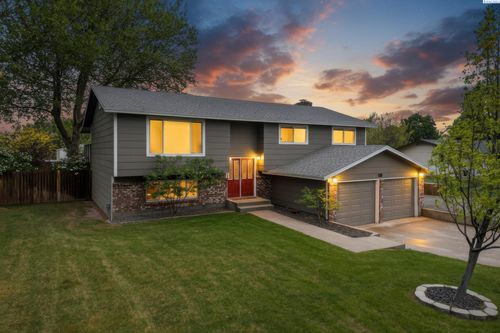526 S Taft St, Kennewick, WA, 99336-9502 | Card Image