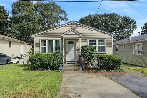 29 Stillwater Avenue, Providence, RI, 02908 | Card Image
