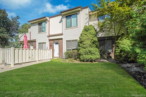 931 Skyline Dr, Coram, NY, 11727-3667 | Card Image