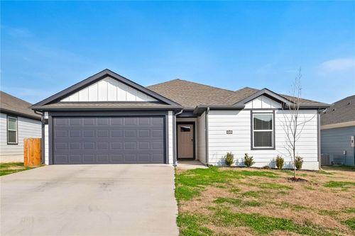 304 Bellflower St, Gentry, AR, 72734-6052 | Card Image