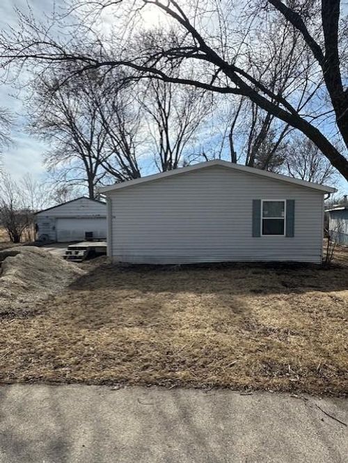 34 Park Dr Nw, Eyota, MN, 55934-5500 | Card Image