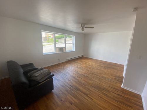 apt-1-118 Main St, Butler, NJ, 07405-1049 | Card Image