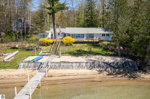 8432 S Dunns Farm Road, Maple City, MI, 49664 | Card Image