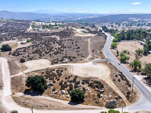 38662 E Benton Rd, Temecula, CA, 92592 | Card Image