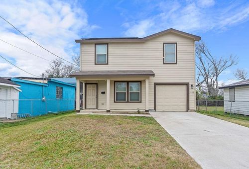 1800 Thompson St, La Marque, TX, 77568-4046 | Card Image