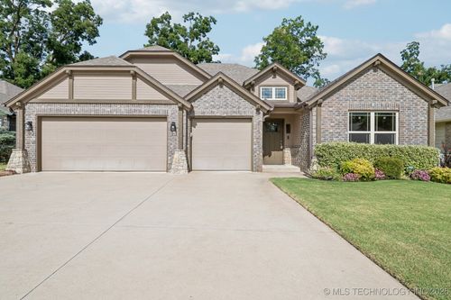 5410 Skylane Dr, Sand Springs, OK, 74063-3228 | Card Image