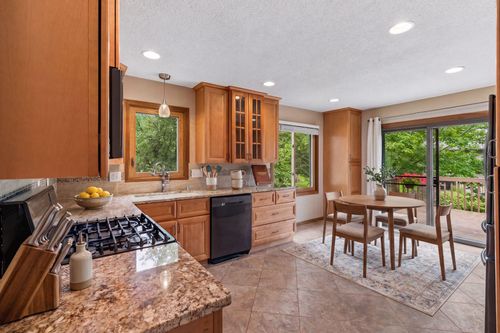 1592 Bellows St, West Saint Paul, MN, 55118-3314 | Card Image