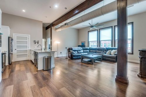 apt-235-2502 Live Oak Street, Dallas, TX, 75204 | Card Image