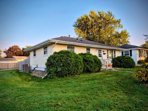 122 3rd Ave Ne, Stewartville, MN, 55976-1243 | Card Image