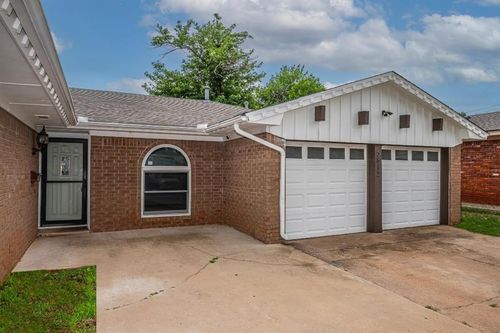 5812 Nw 71st St, Warr Acres, OK, 73132-6607 | Card Image