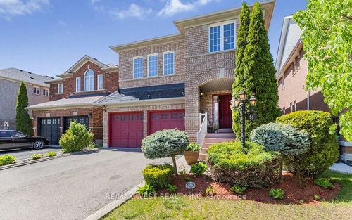 56 Lockheed Cres, Brampton, ON, L7A3G4 | Card Image