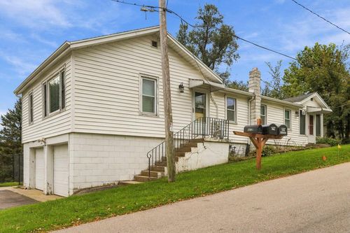 N1196 Rosewood Dr, Genoa City, WI, 53128-1862 | Card Image