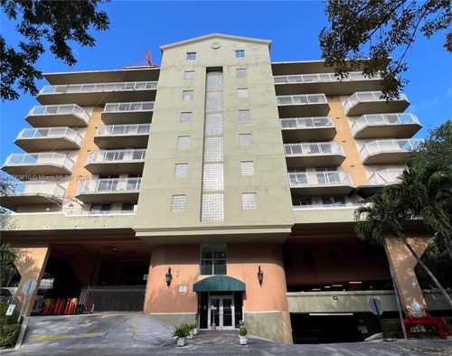 apt-807-1650 Coral Way, Miami, FL, 33145-2883 | Card Image