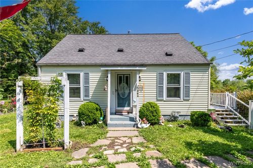 7084 Versailles Rd, Derby, NY, 14047-9625 | Card Image