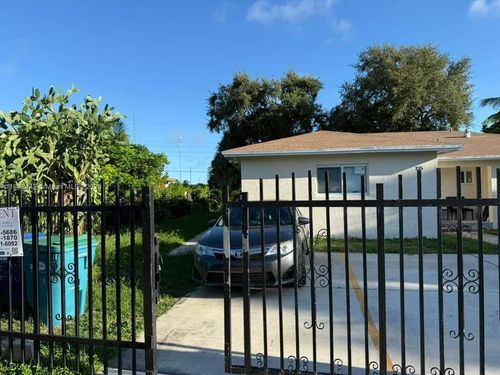1-135 Nw 198th St, Miami Gardens, FL, 33169-3353 | Card Image