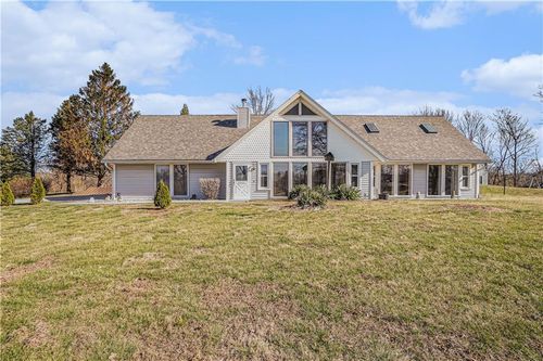 13319 Darlin Dr, Smithville, MO, 64089-8807 | Card Image