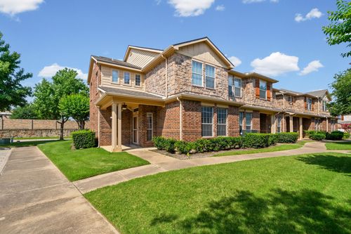 2204 Canterbury Park Dr, Grand Prairie, TX, 75050-1313 | Card Image