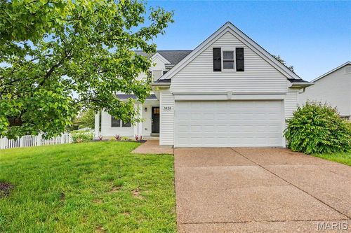 1424 Devonshire County Dr, Wentzville, MO, 63385-4355 | Card Image