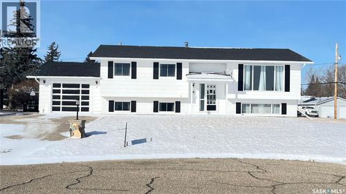 6 Stockdale Cres, Maple Creek, SK, S0N1N0 | Card Image