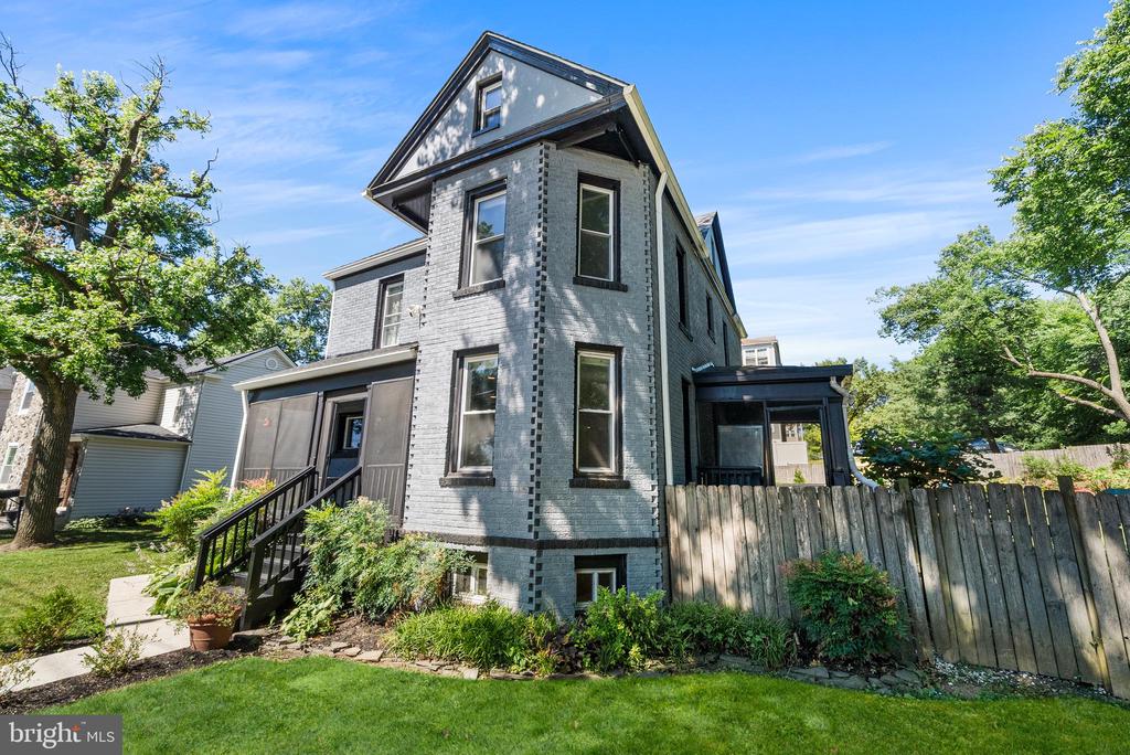 Residential in WASHINGTON 3