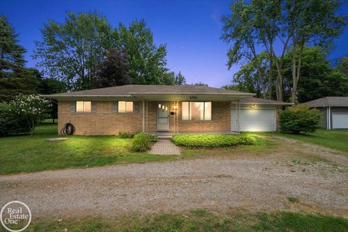 11900 27 Mile Rd, Washington Township, MI, 48094-2416 | Card Image