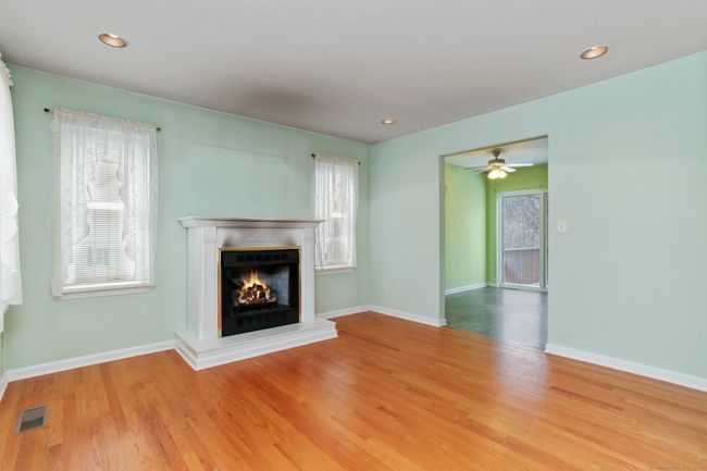 157 Hull St, House other with 3 bedrooms, 3 bathrooms and null parking in Ansonia CT | Image 11