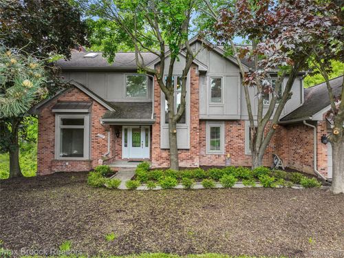5844 Independence Ln, West Bloomfield, MI, 48322-1848 | Card Image