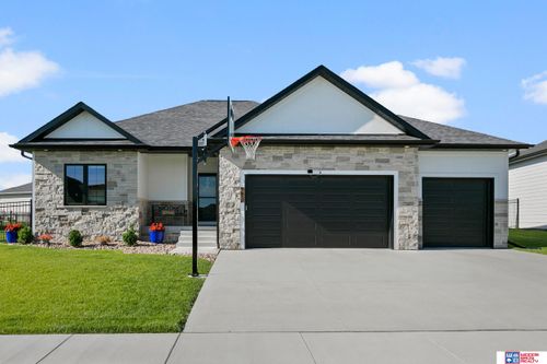 9657 Toma Rd, Lincoln, NE, 68526-6142 | Card Image