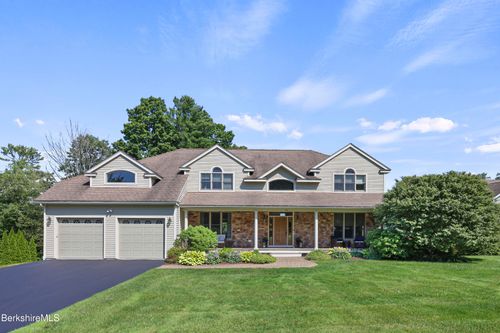 35 Meadow Ridge Dr, Pittsfield, MA, 01201 | Card Image