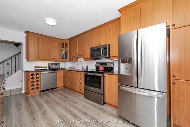 203 Rosemary Gdns, House attached with 3 bedrooms, 2 bathrooms and 4 parking in Orléans ON | Image 10
