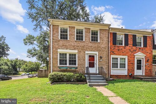 2043 Pilgrim Dr, WOODBRIDGE, VA, 22192-2318 | Card Image