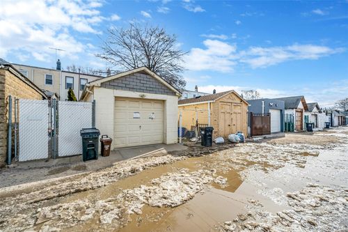 10710 111th St, South Richmond Hill, NY, 11419-2418 | Card Image