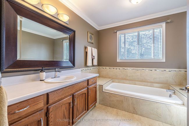 2 Greenvale Crt, House other with 3 bedrooms, 3 bathrooms and 4 parking in Fonthill ON | Image 25
