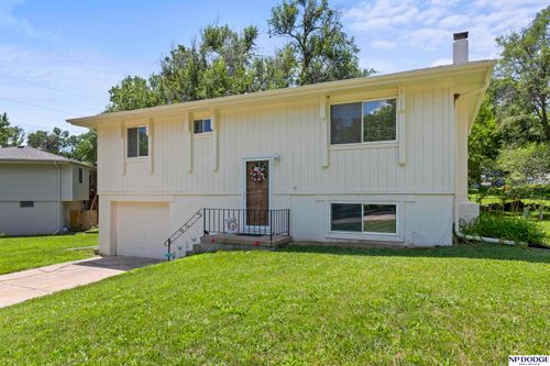 8510 Citta Dr, Bellevue, NE, 68147-2447 | Card Image
