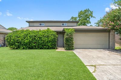 7311 Log Cradle Drive, House other with 3 bedrooms, 2 bathrooms and null parking in Houston TX | Image 3