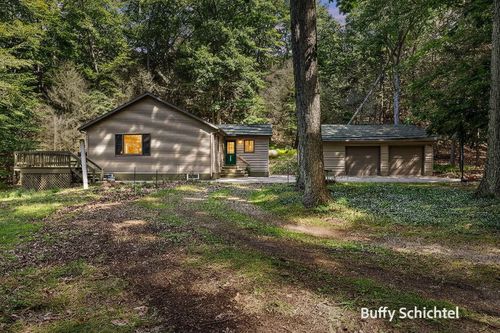 9043 W Thomas St, Shelby, MI, 49455-8014 | Card Image