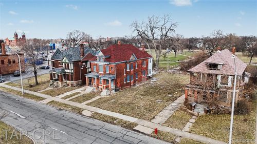 1104 E Grand Blvd, Detroit, MI, 48207-1929 | Card Image