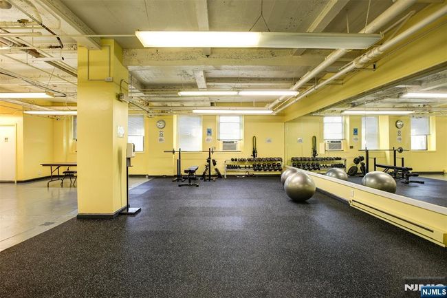 363-37 Mount Prospect, Condo with 3 bedrooms, 2 bathrooms and null parking in Newark NJ | Image 15