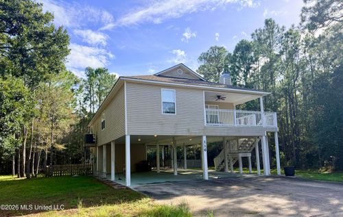116 Sycamore Dr, Pass Christian, MS, 39571-2313 | Card Image