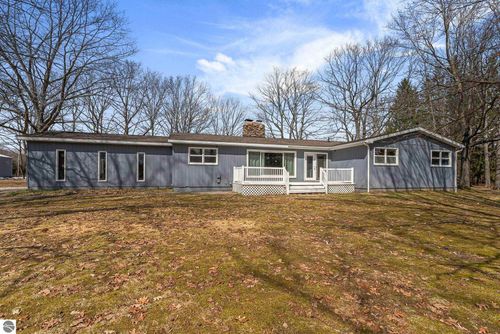 6561 E 34 1/2 Rd, Cadillac, MI, 49601-9656 | Card Image