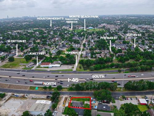 418 Coronado St, Houston, TX, 77009-3935 | Card Image