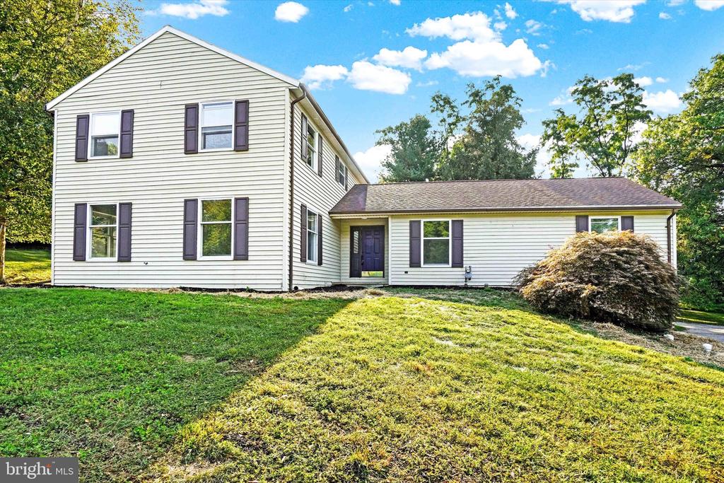 Apple Hill Ln, York, PA 17402